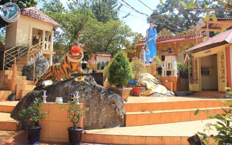 Chùa Long Sơn Thạch Động 